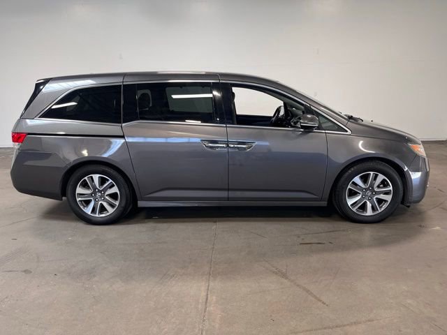 Used 2014 Honda Odyssey Touring image 2