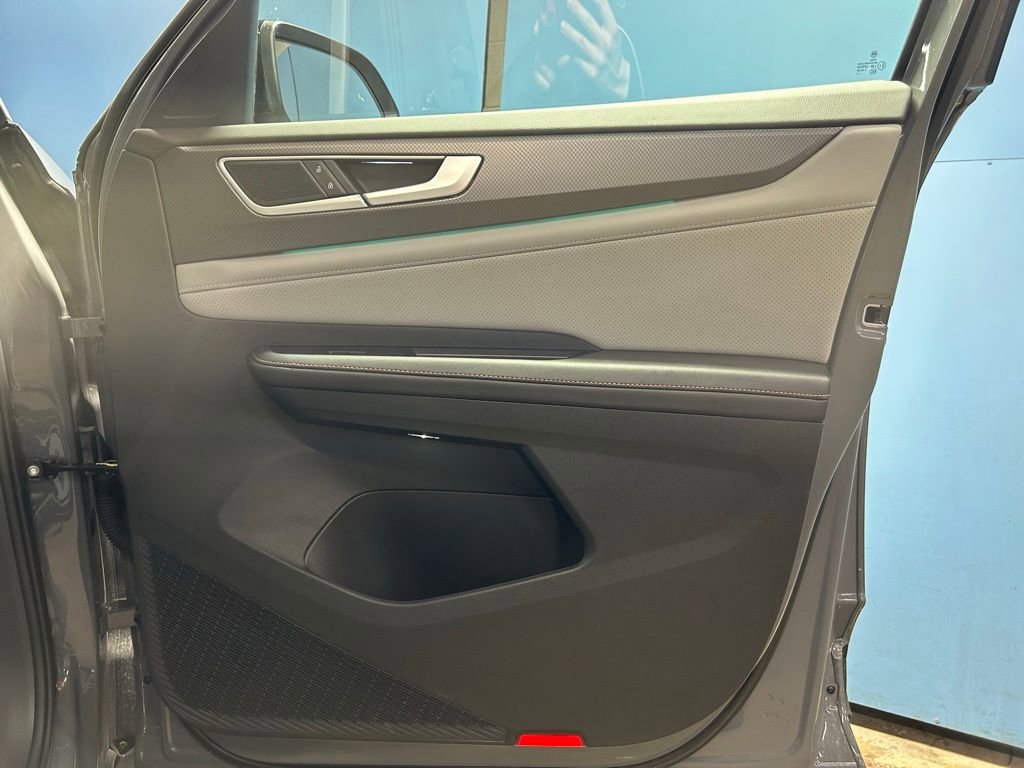 Used 2024 Volkswagen Atlas Peak Edition SE image 52