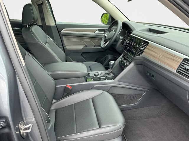 Used 2023 Volkswagen Atlas SEL AWD/4WD image 16