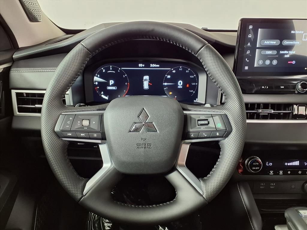 Used 2025 Mitsubishi Outlander SE image 24