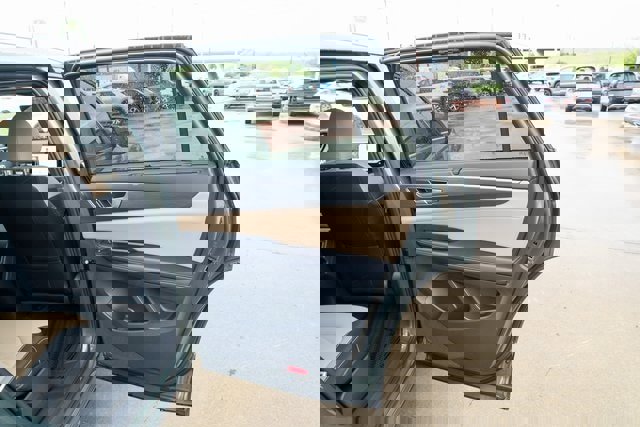 New 2026 Volkswagen Atlas Cross Sport SE image 14