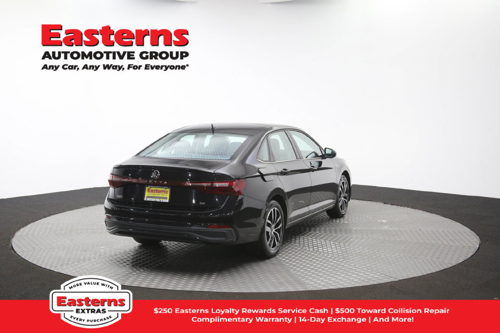 Used 2025 Volkswagen Jetta SE FWD image 40