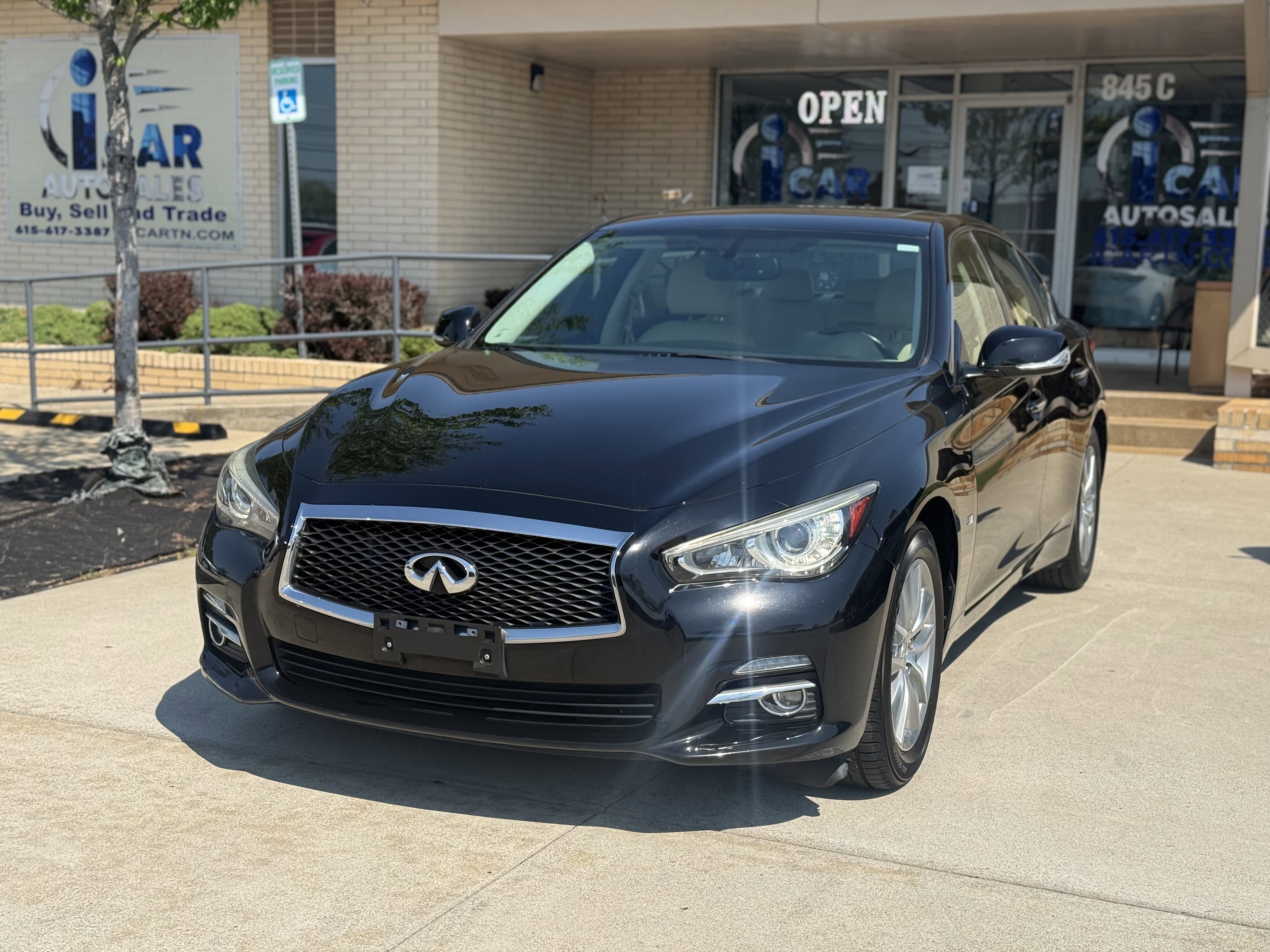 Used 2015 INFINITI Q50 Premium w/ Navigation Package AWD/4WD image 1