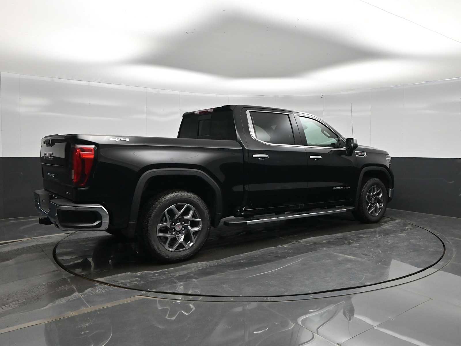 New 2026 GMC Sierra 1500 SLT w/ SLT Premium Plus Package AWD/4WD image 8