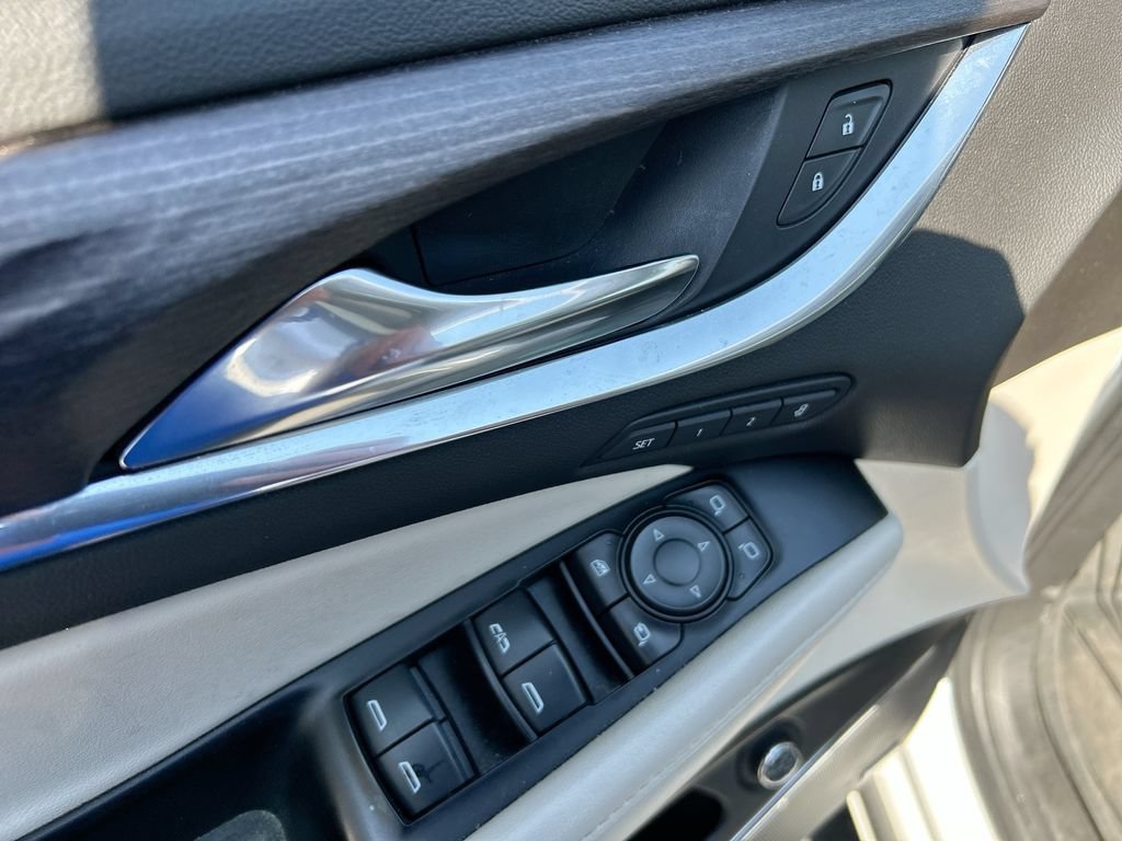 Used 2022 Buick Enclave Avenir AWD/4WD image 28