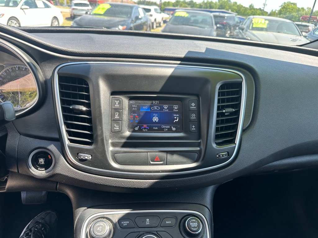 Used 2015 Chrysler 200 Limited w/ Convenience Group image 15