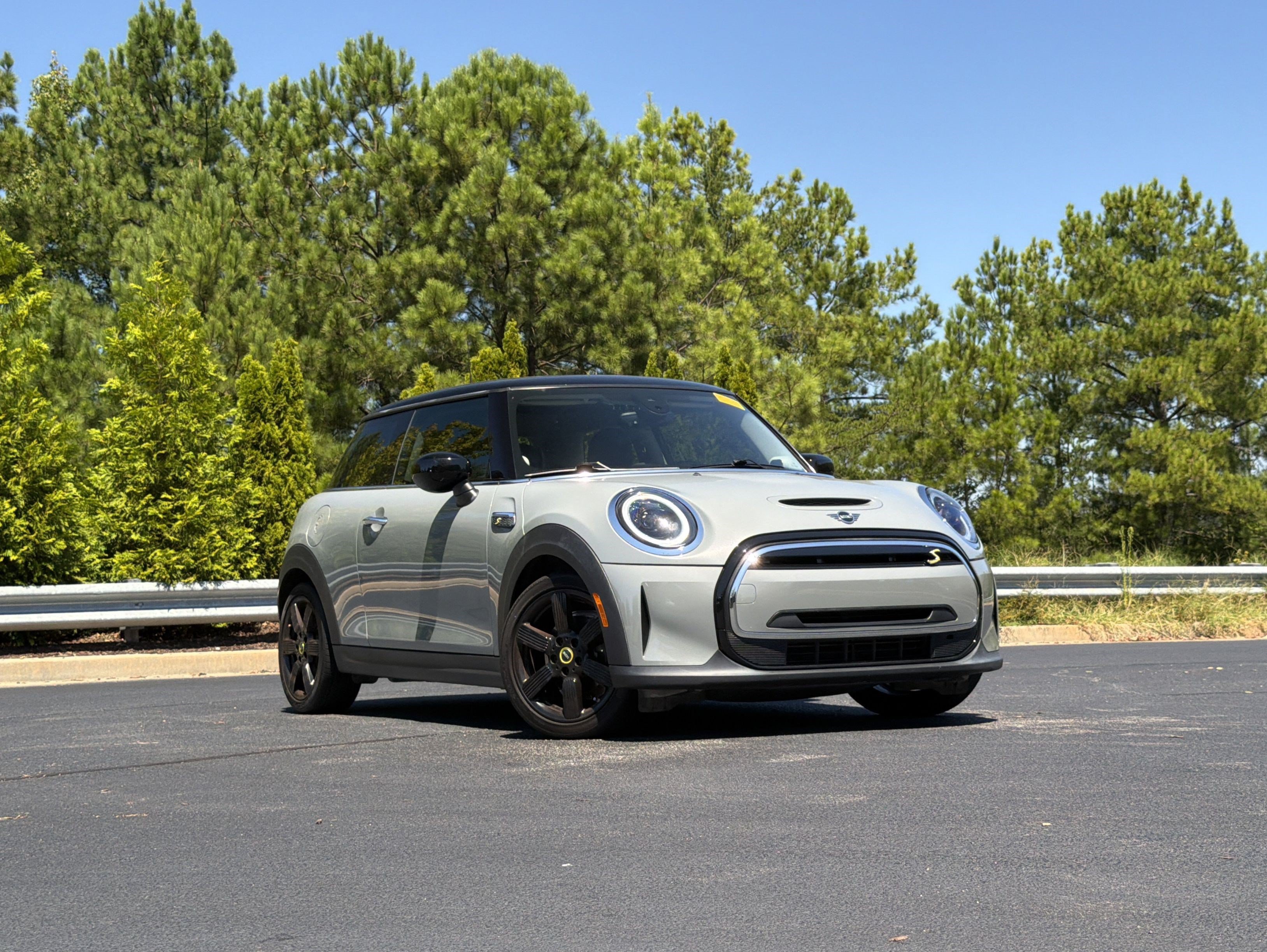 Used 2023 MINI Cooper SE FWD video 2