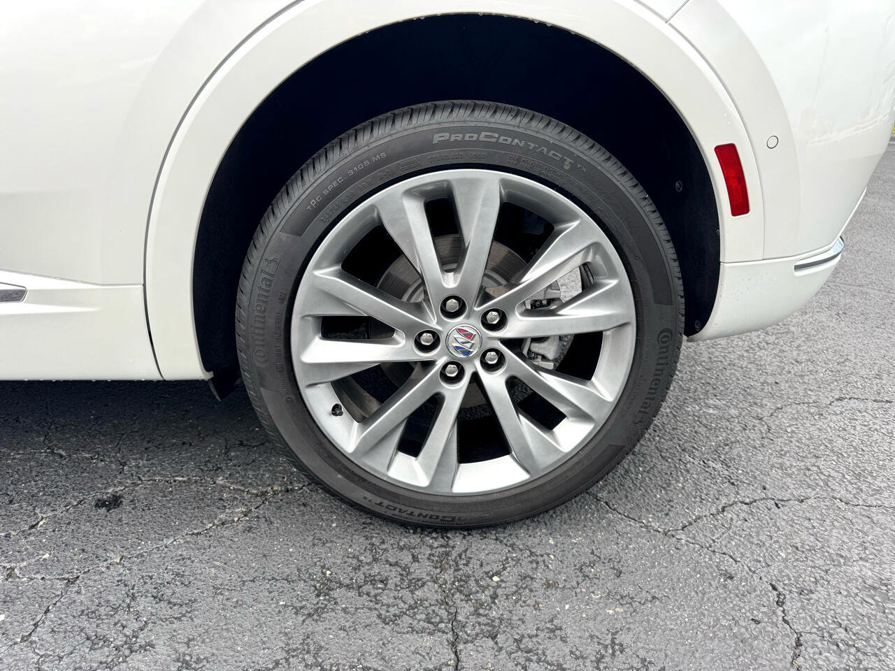 Used 2023 Buick Envision Avenir image 11