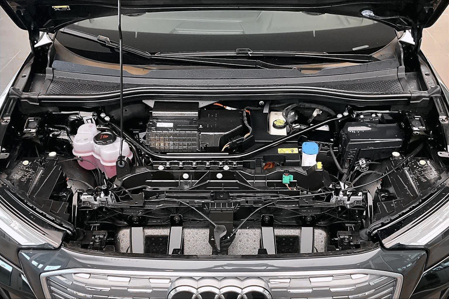 Used 2025 Audi Q4 e-tron Premium Plus w/ Premium Plus AWD/4WD image 29
