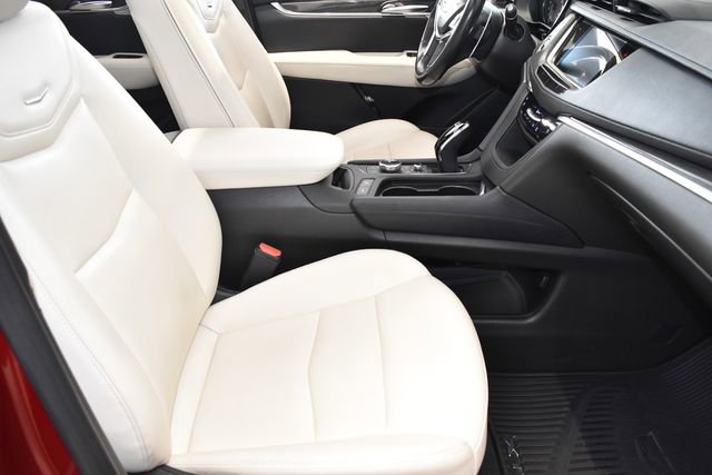 Used 2023 Cadillac XT5 Sportv w/ Technology Package image 10