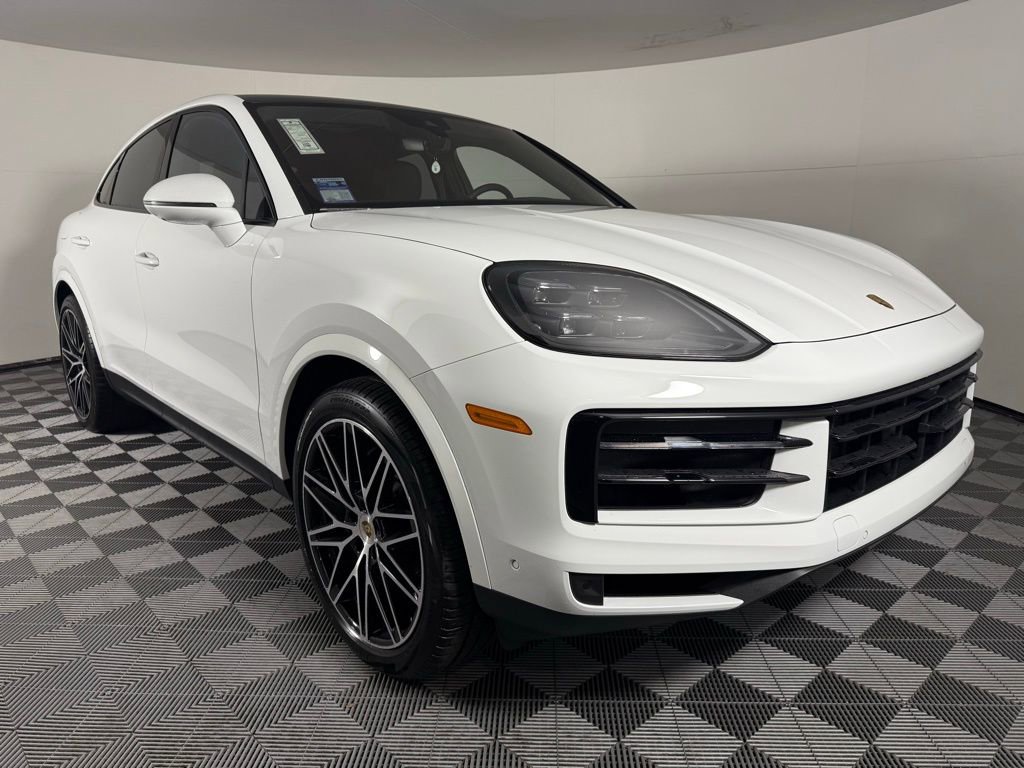 Certified 2025 Porsche Cayenne Coupe image 9