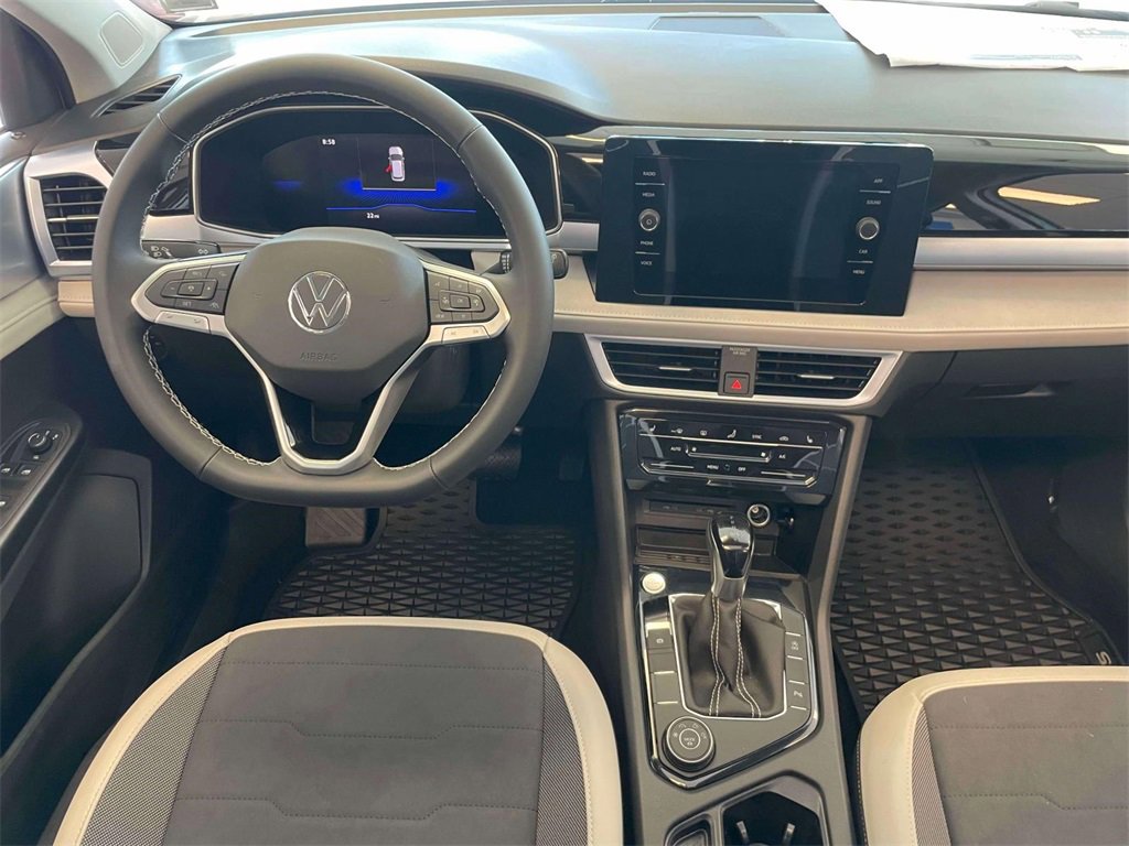 New 2025 Volkswagen Taos SE image 15