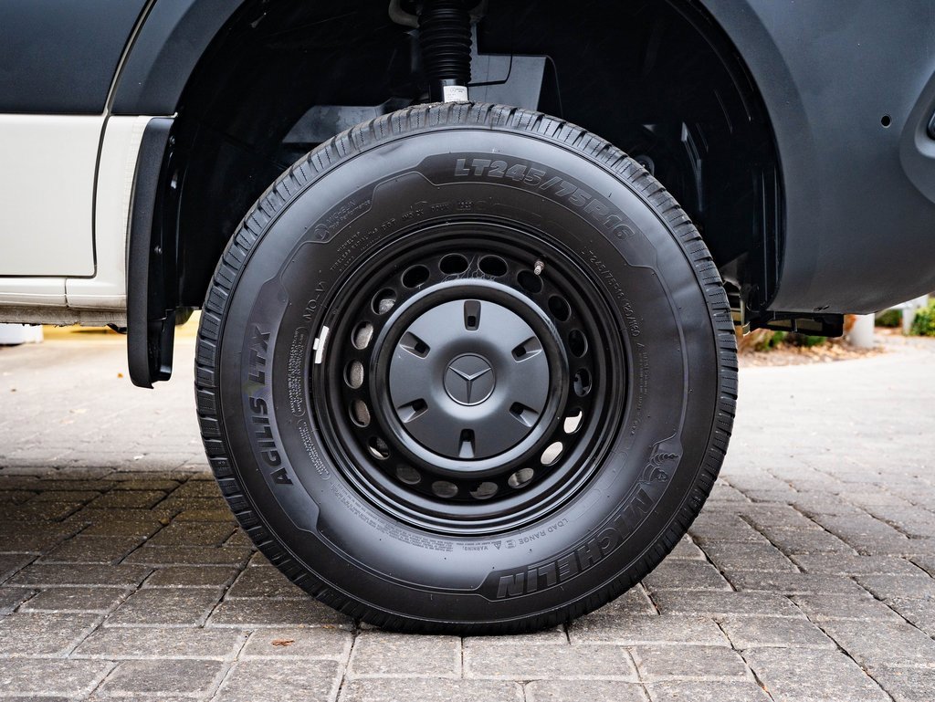 Used 2024 Mercedes-Benz Sprinter 2500 image 13