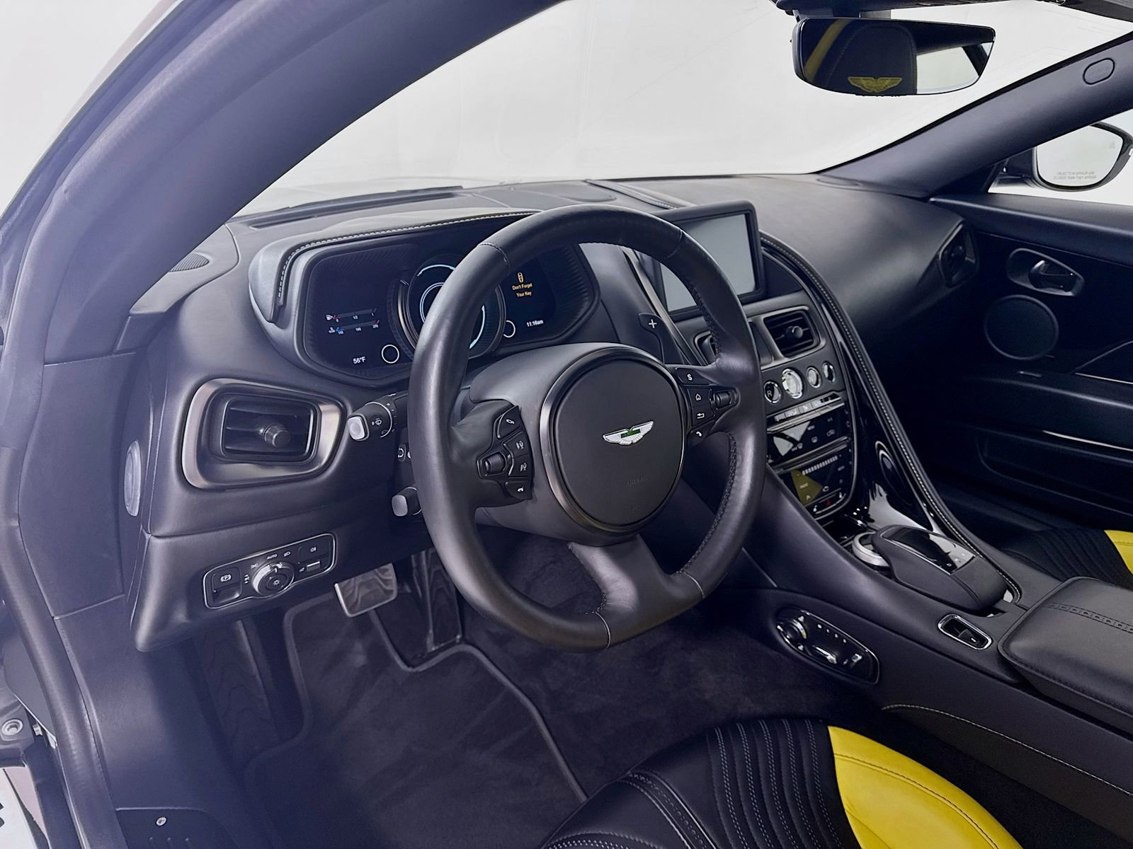 Used 2022 Aston Martin DB11 Coupe image 10