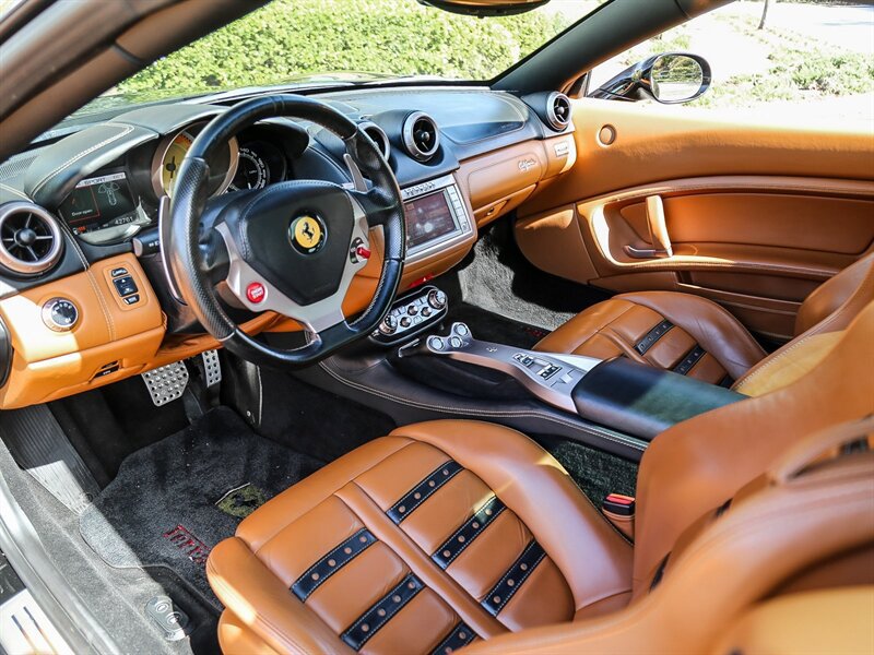Used 2010 Ferrari California RWD image 22