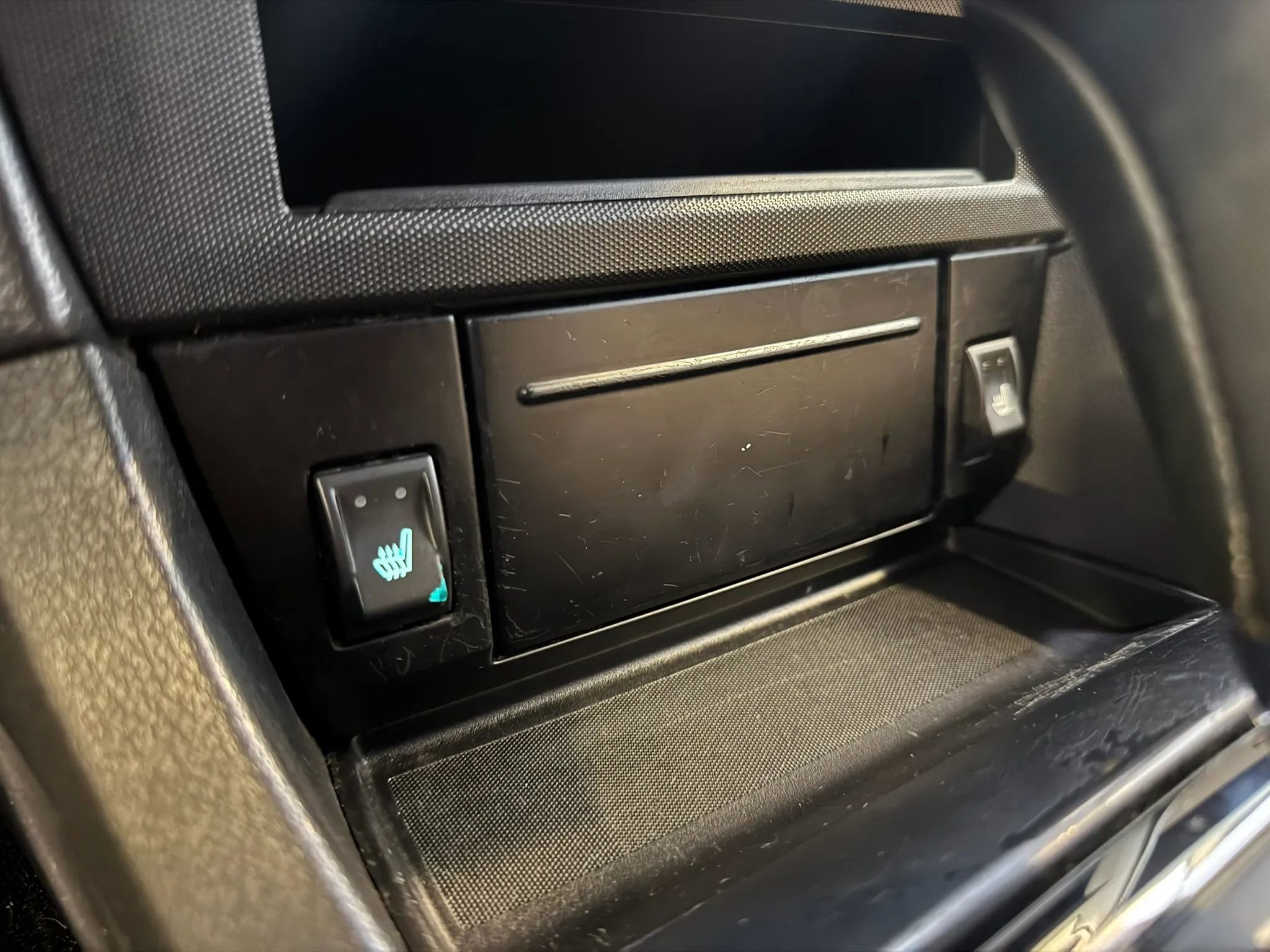 Used 2005 Dodge Magnum R/T w/ Convenience Group II RWD image 16