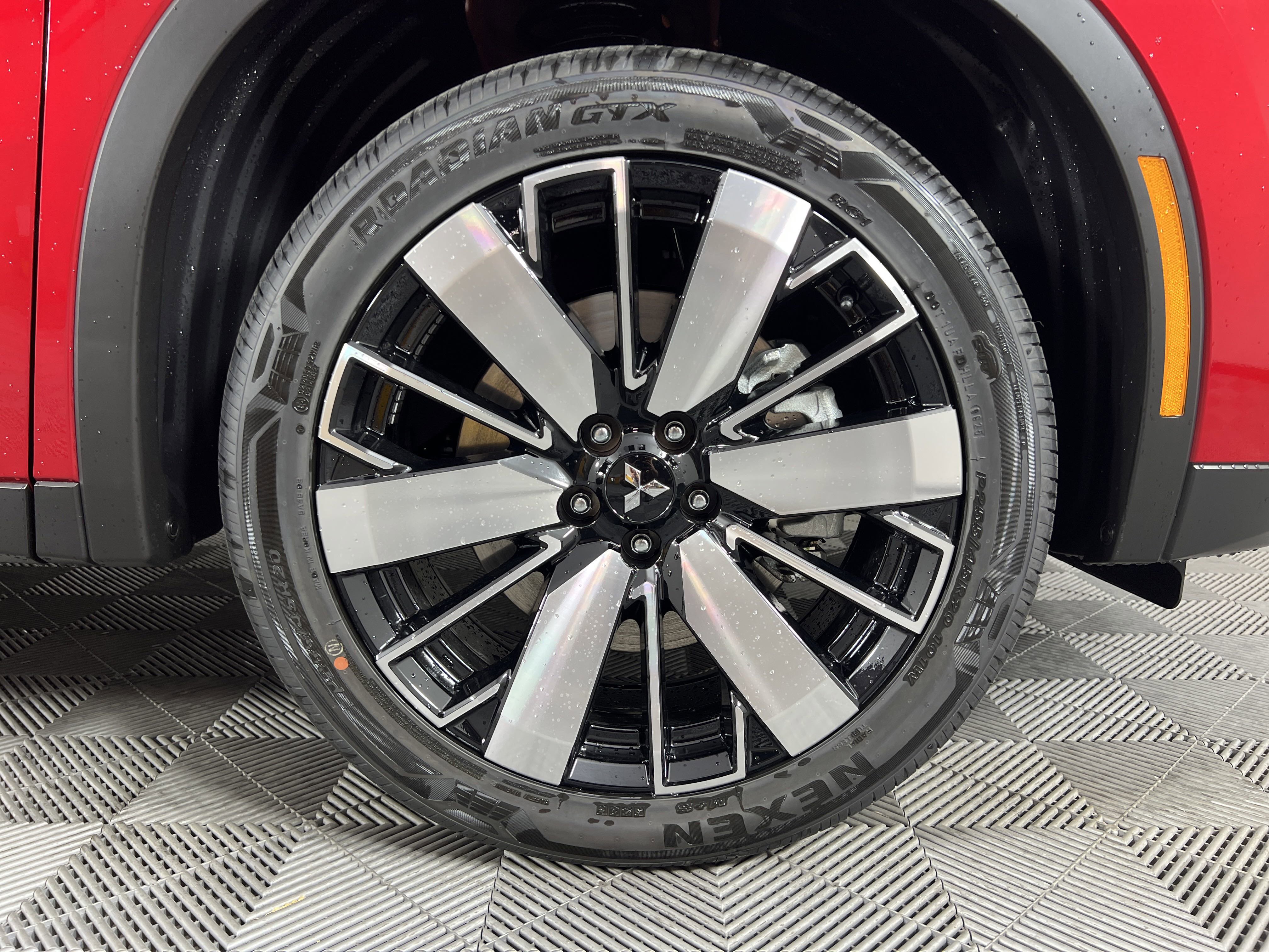 New 2025 Mitsubishi Outlander SE image 7