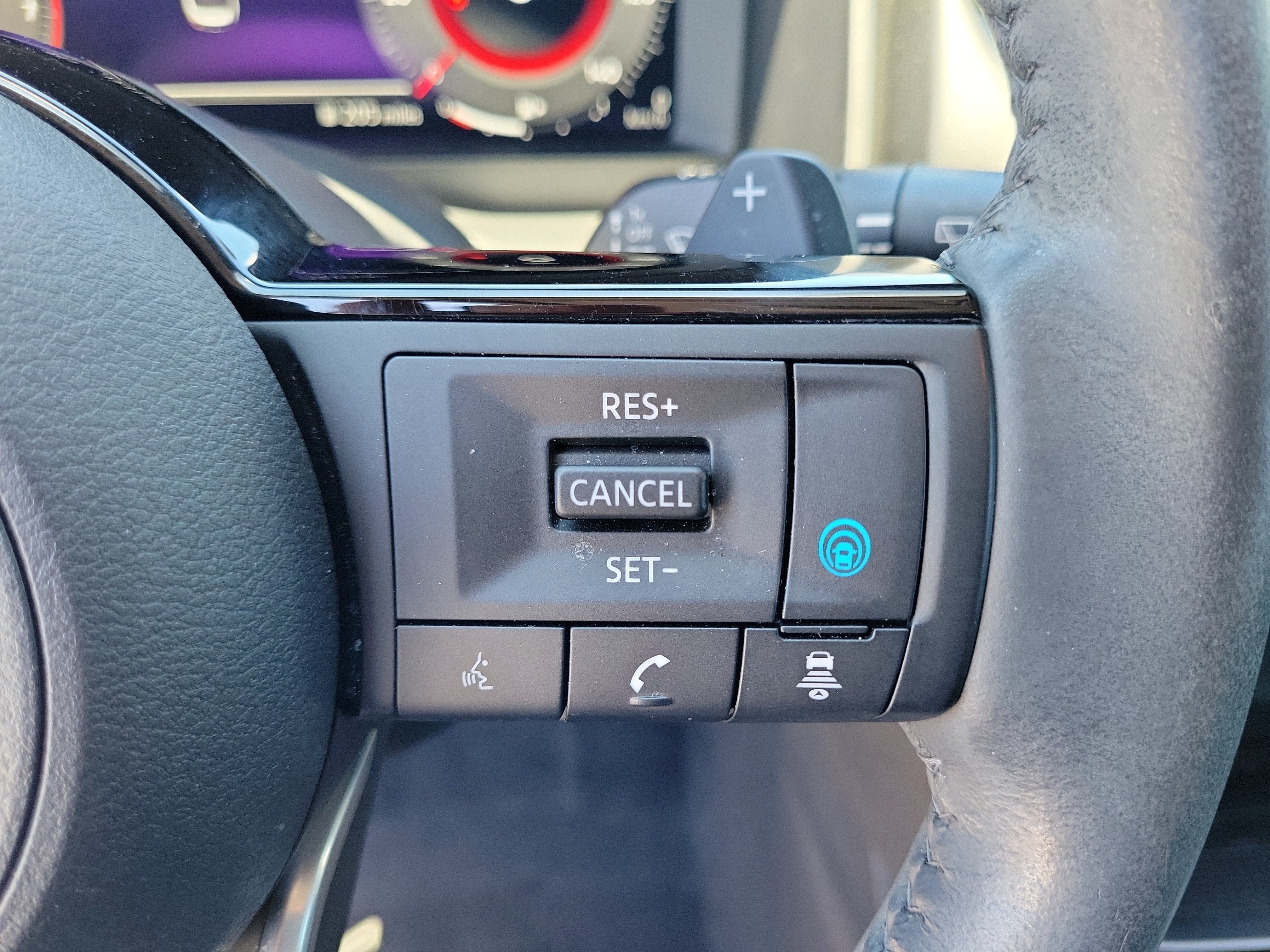 Certified 2024 Nissan Rogue SL FWD image 20
