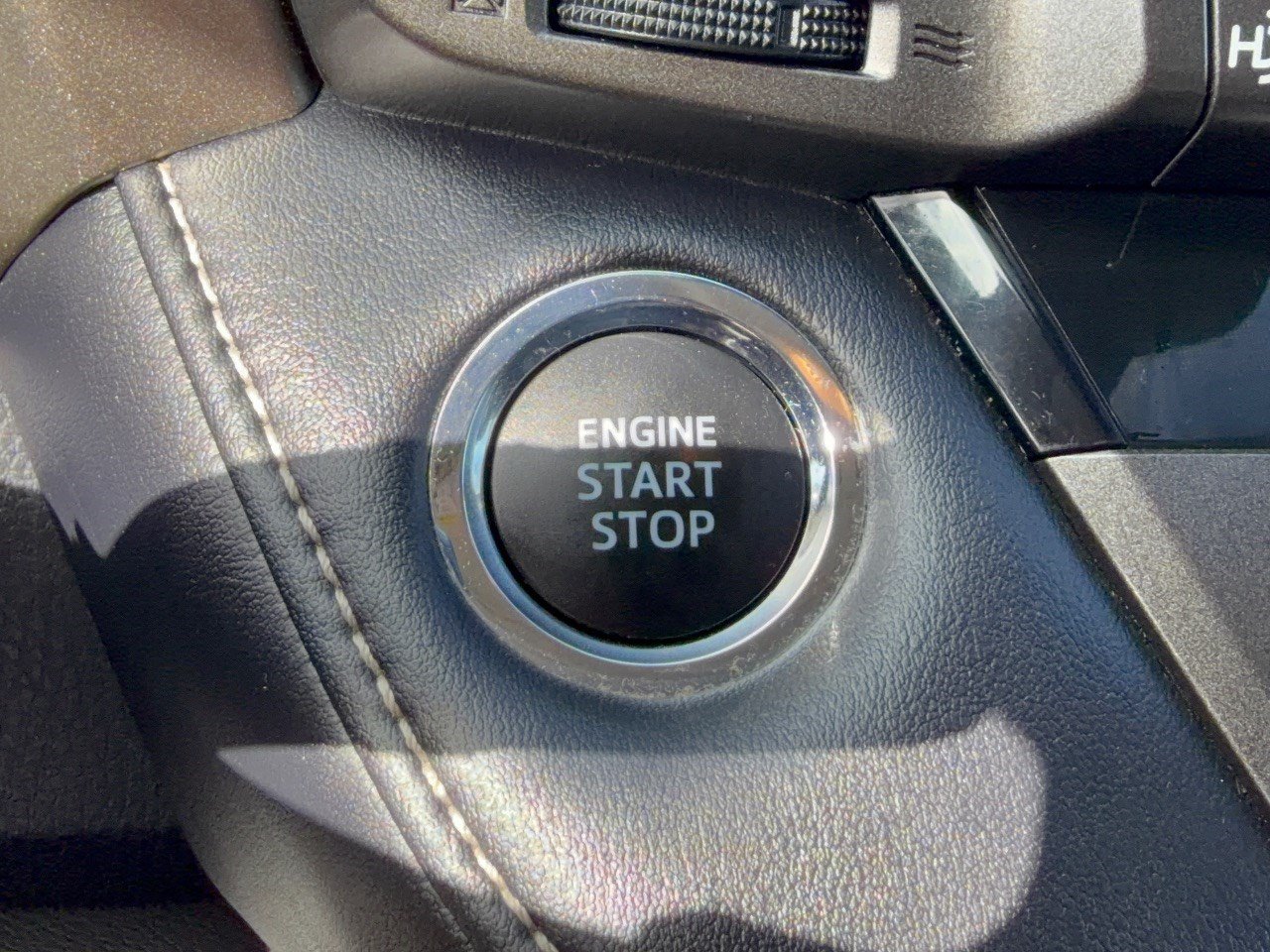 Used 2015 Toyota RAV4 Limited w/ Technology Package FWD image 20