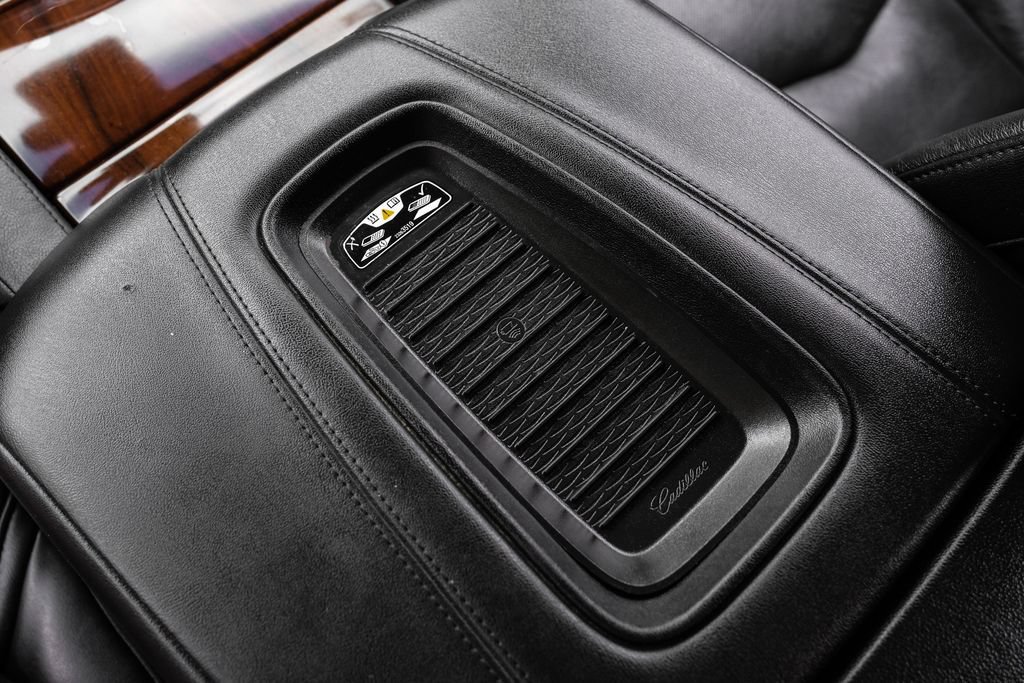 Used 2019 Cadillac Escalade ESV Premium Luxury RWD image 28