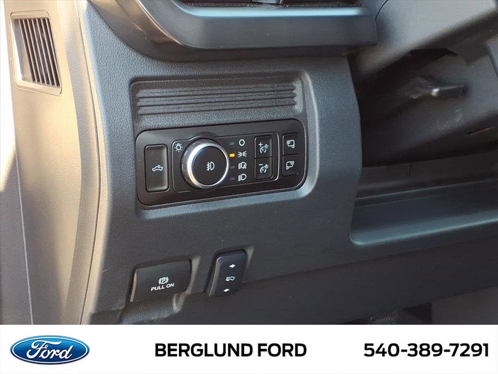 New 2026 Ford F550 4x4 Crew Cab image 13