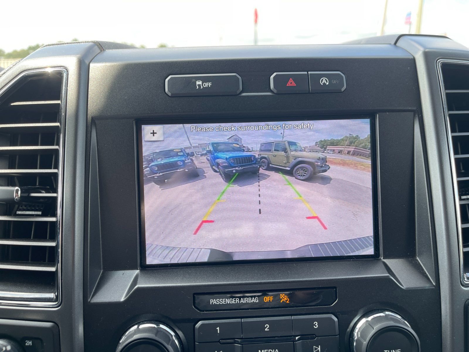 Used 2019 Ford F150 XLT w/ Equipment Group 302A Luxury AWD/4WD image 22