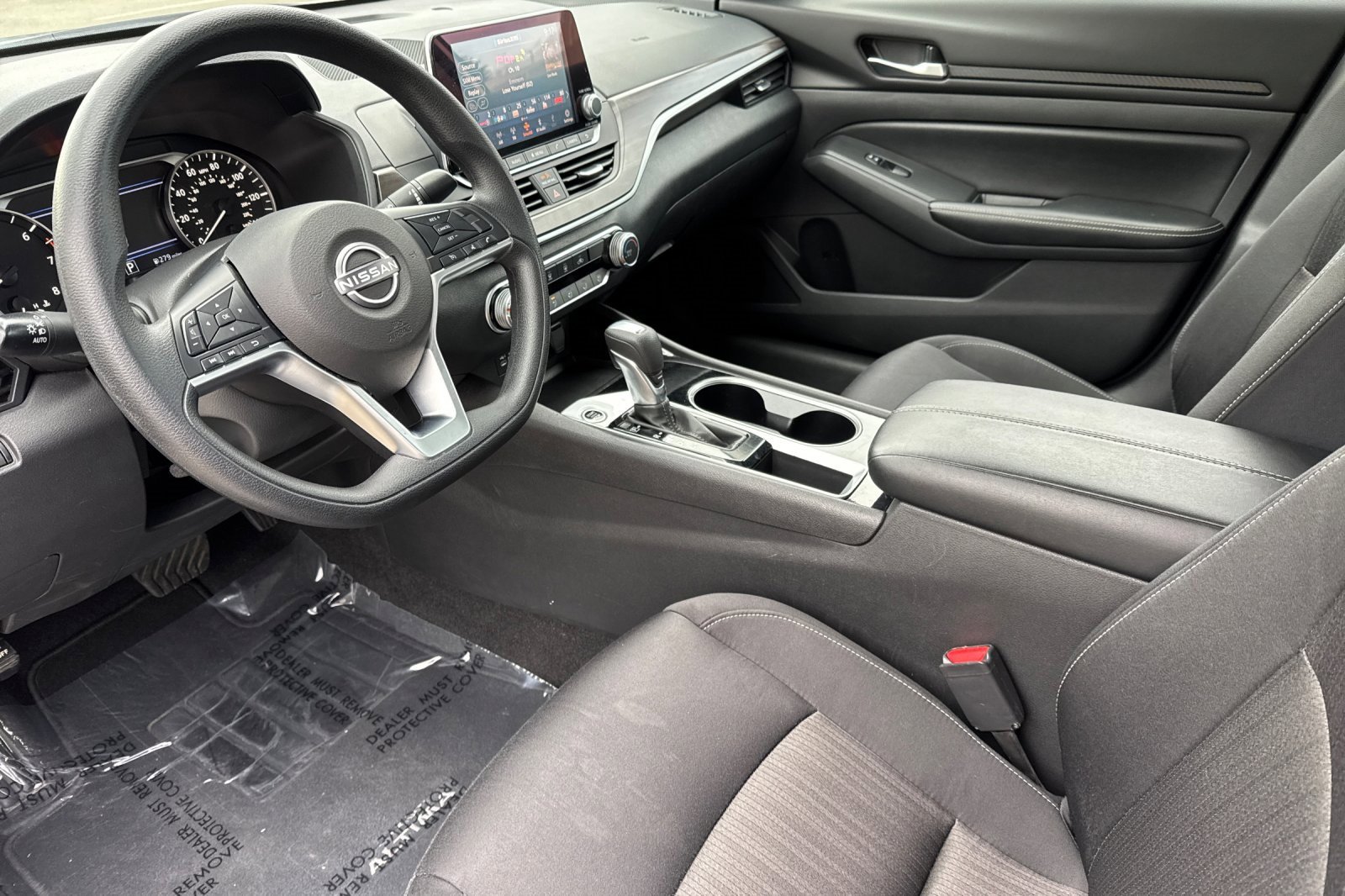 Used 2024 Nissan Altima 2.5 SV image 10