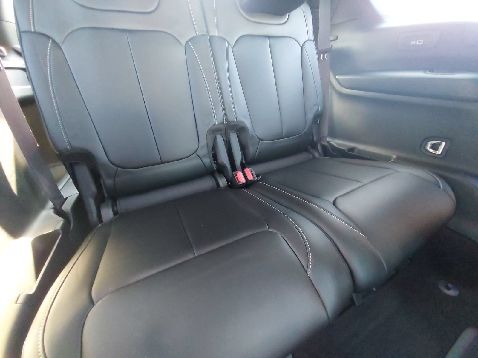 Used 2025 Jeep Grand Cherokee L Limited AWD/4WD image 12