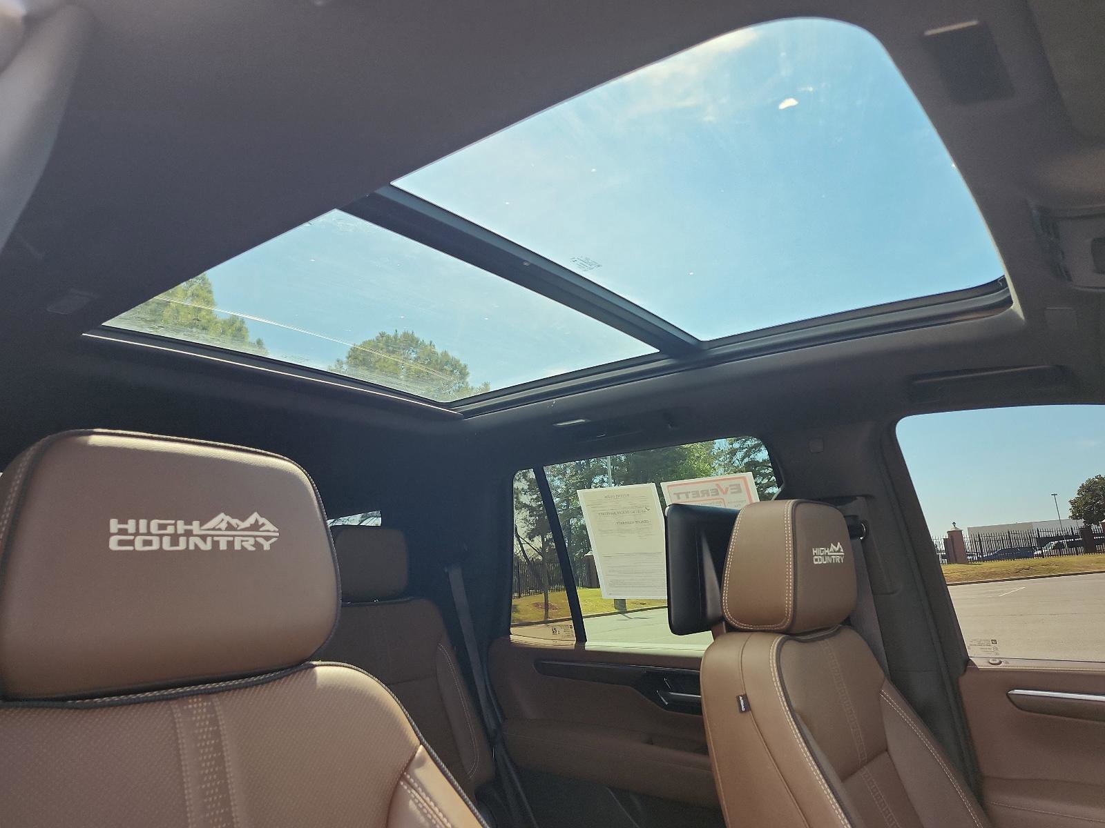 Used 2025 Chevrolet Tahoe High Country image 11