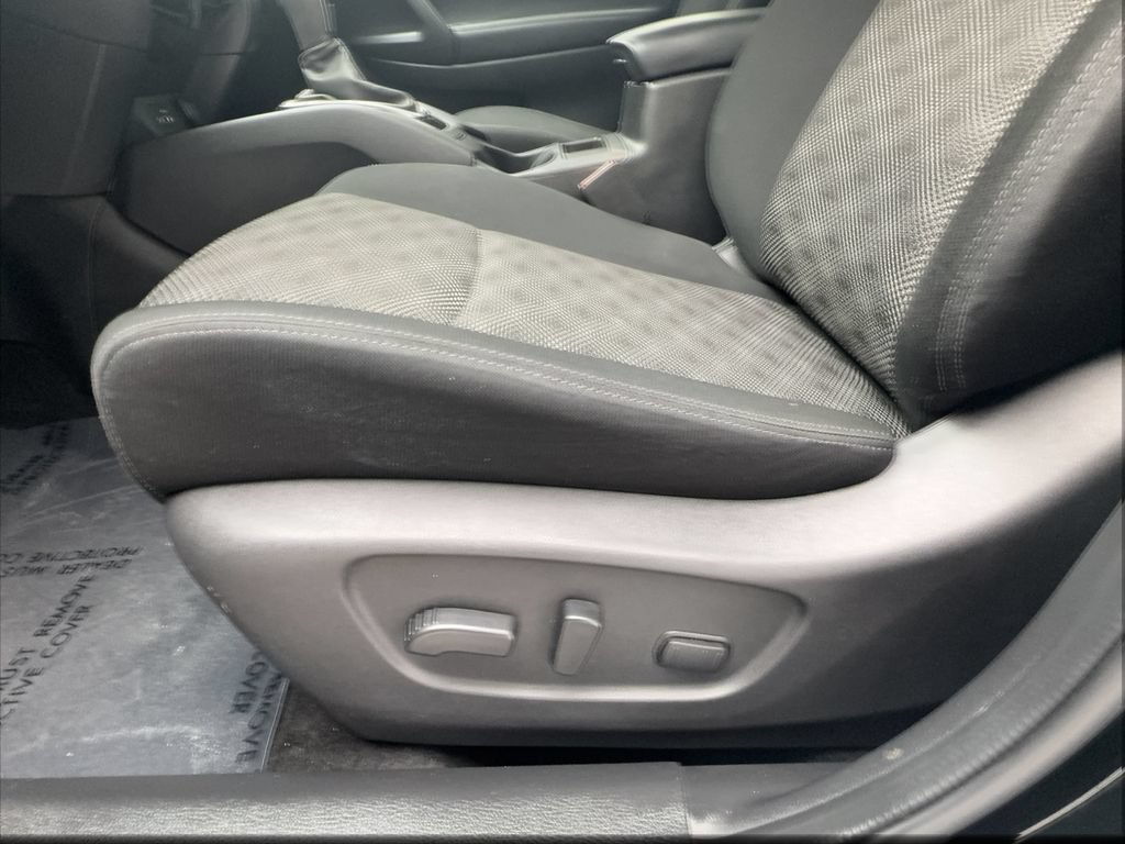 Used 2020 Nissan Rogue Sport SV FWD image 19