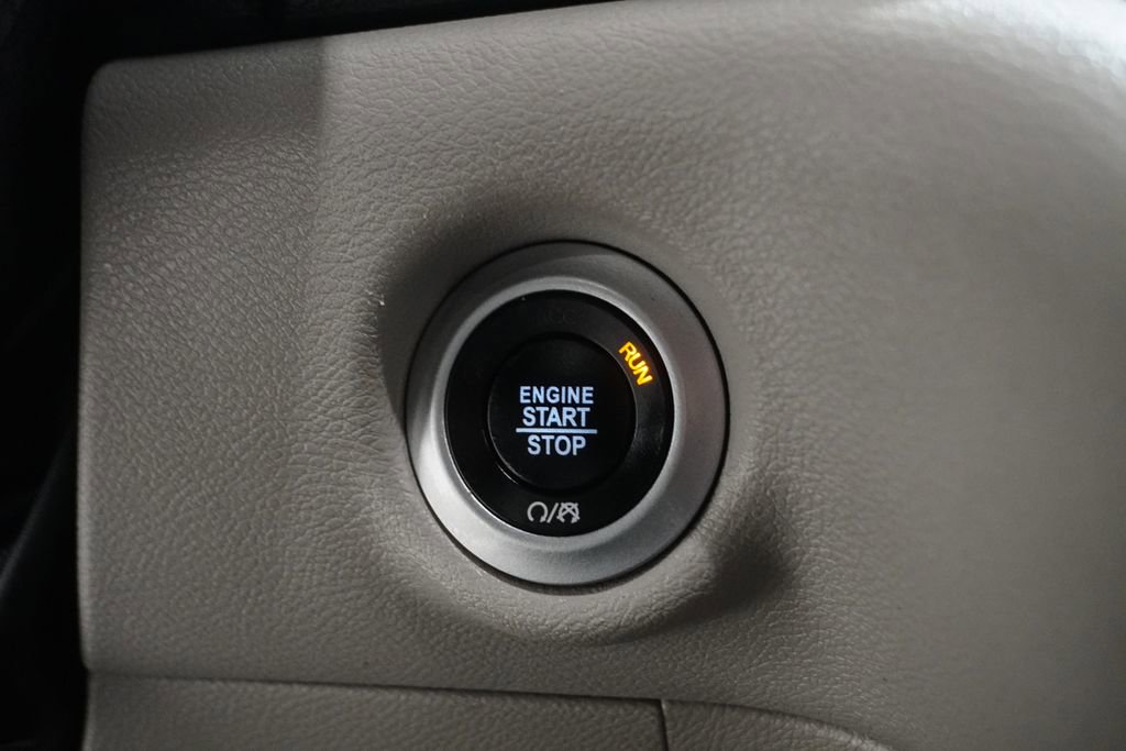 Certified 2023 Chrysler Pacifica Touring-L image 18