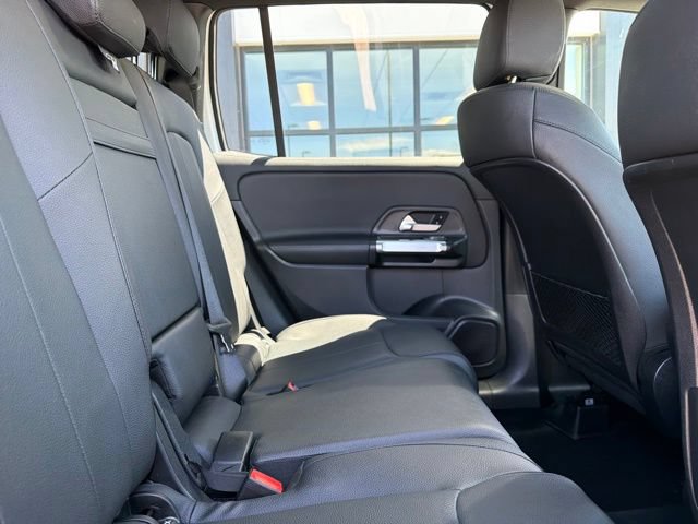 Used 2025 Mercedes-Benz GLB 250 4MATIC image 14