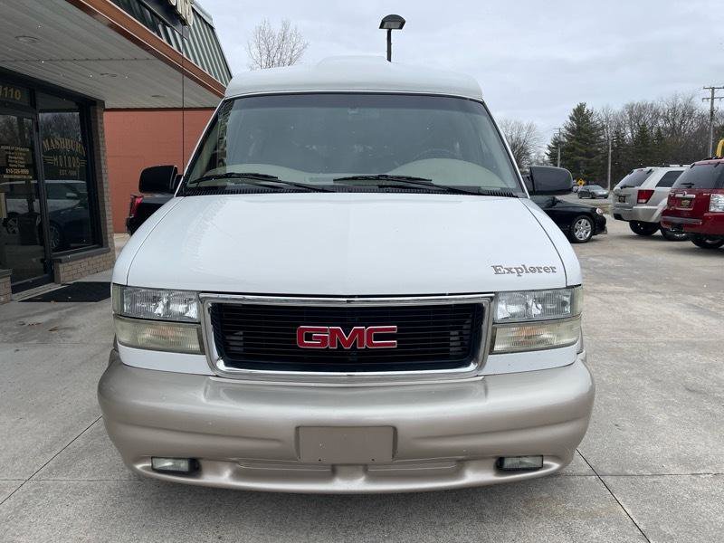 Used 2004 GMC Safari Conversion image 5