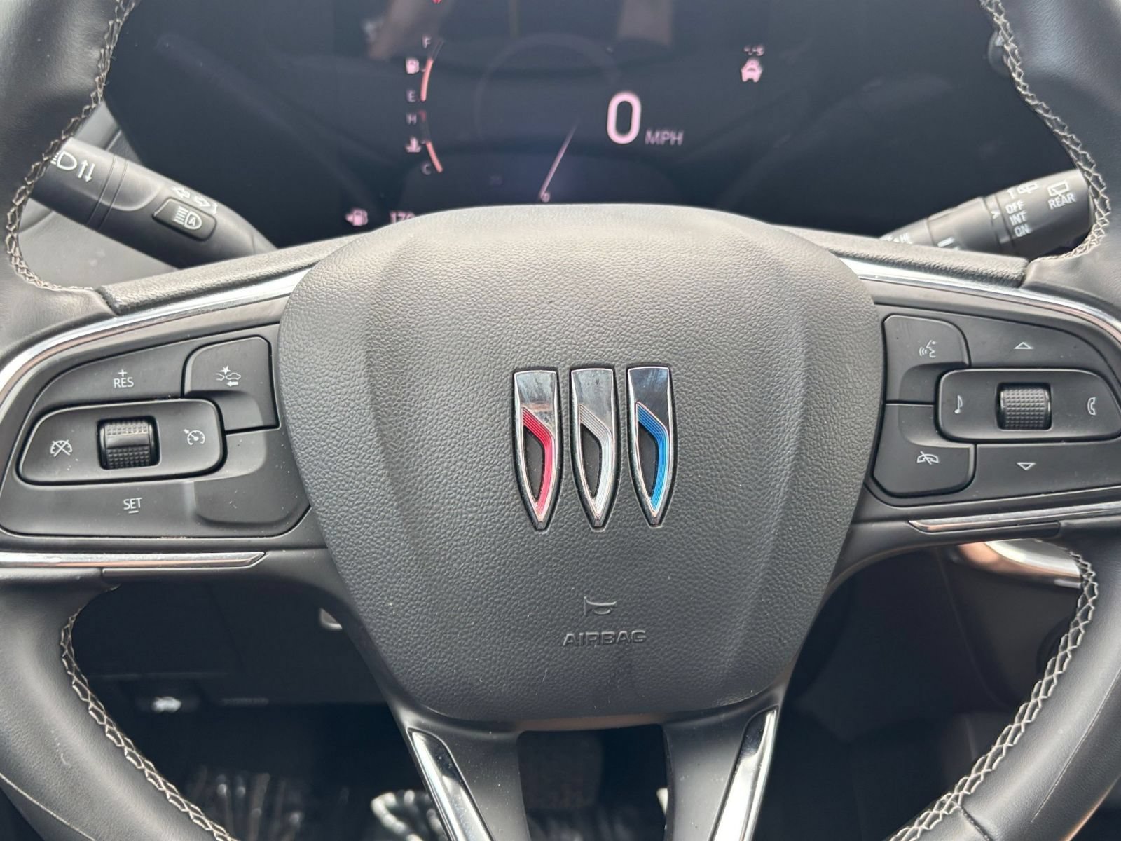 Used 2025 Buick Encore GX Preferred AWD/4WD image 26