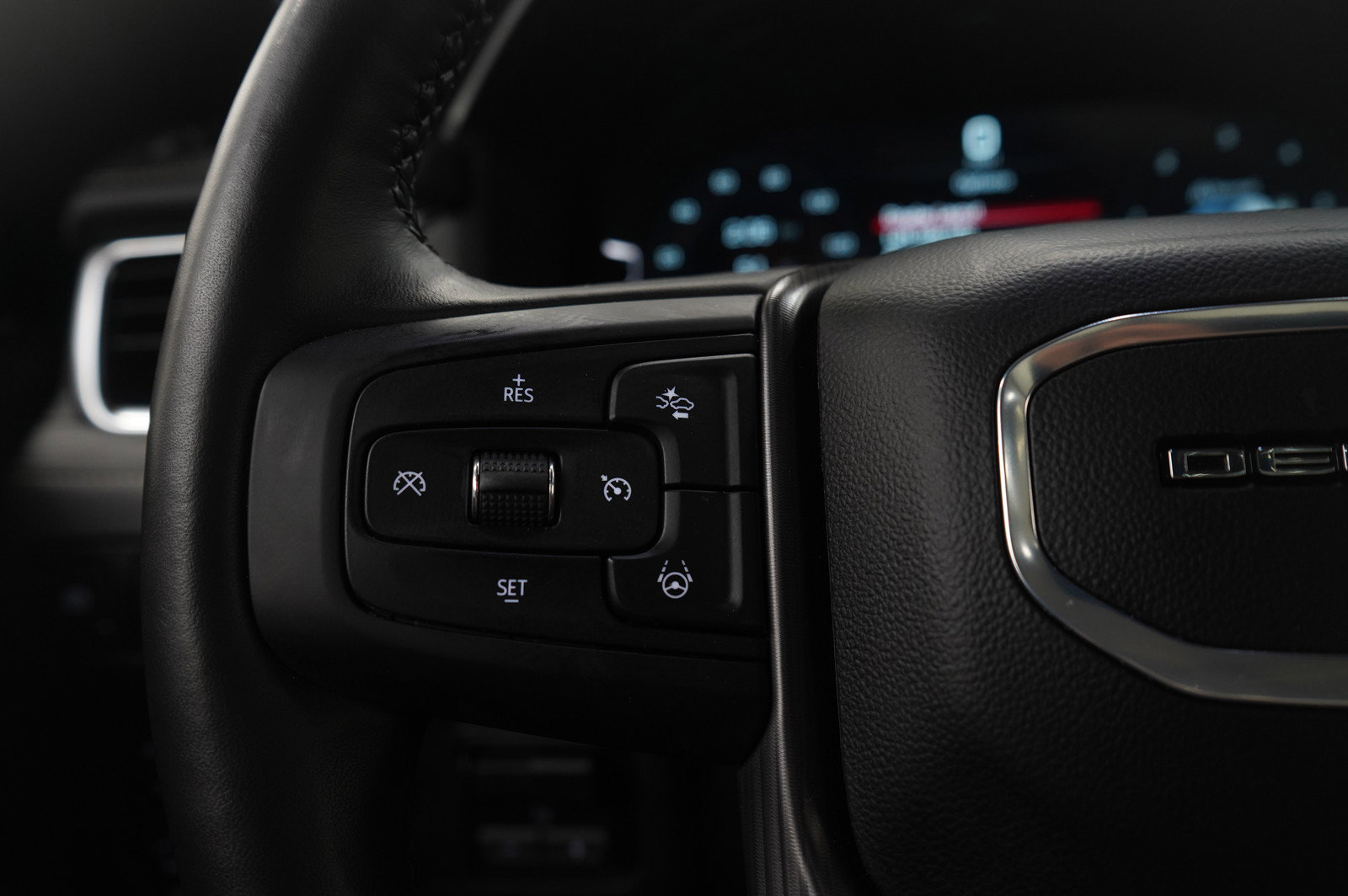 Used 2024 GMC Yukon Denali Ultimate image 28