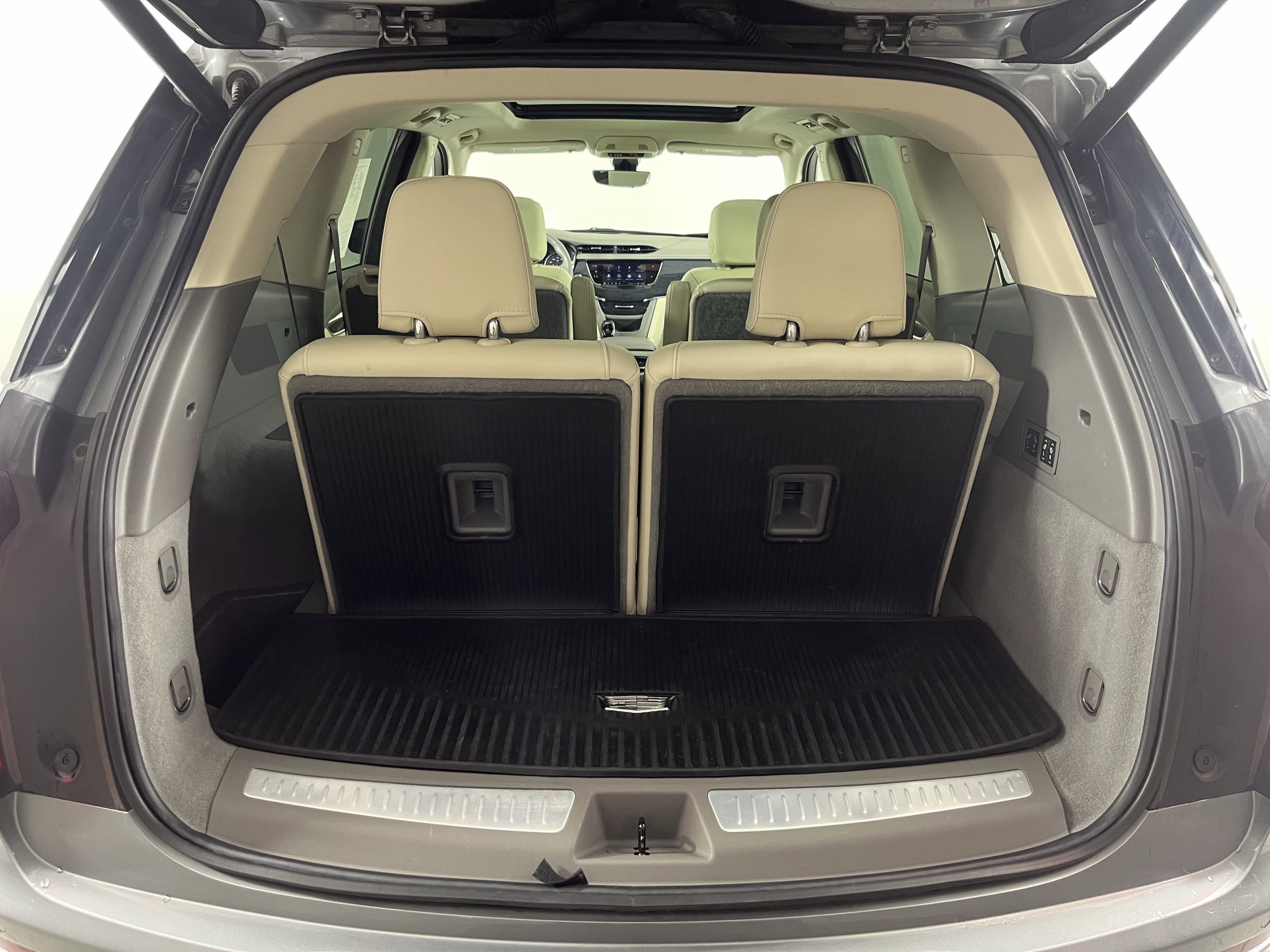 Used 2023 Cadillac XT6 Premium Luxury w/ Technology Package image 30