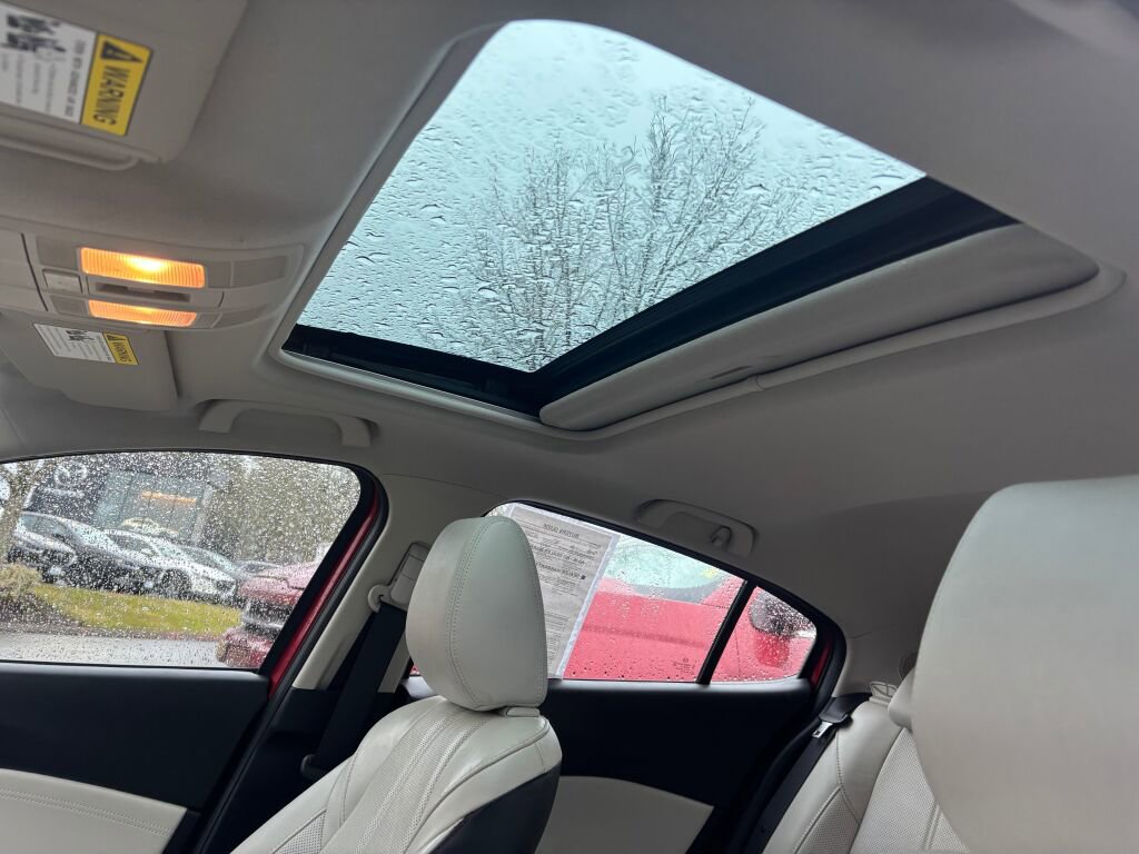 Used 2017 MAZDA MAZDA3 Grand Touring image 12