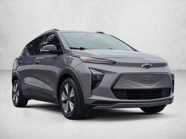 Certified 2022 Chevrolet Bolt EUV LT w/ Convenience Package image 3