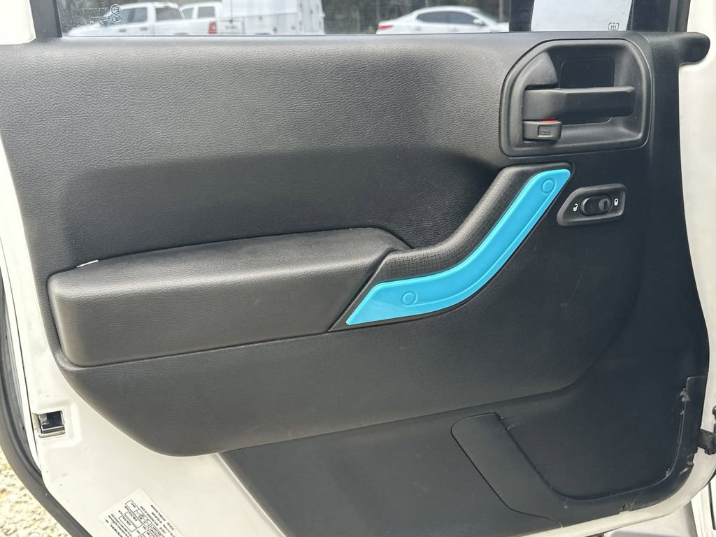 Used 2017 Jeep Wrangler Unlimited Sahara image 10