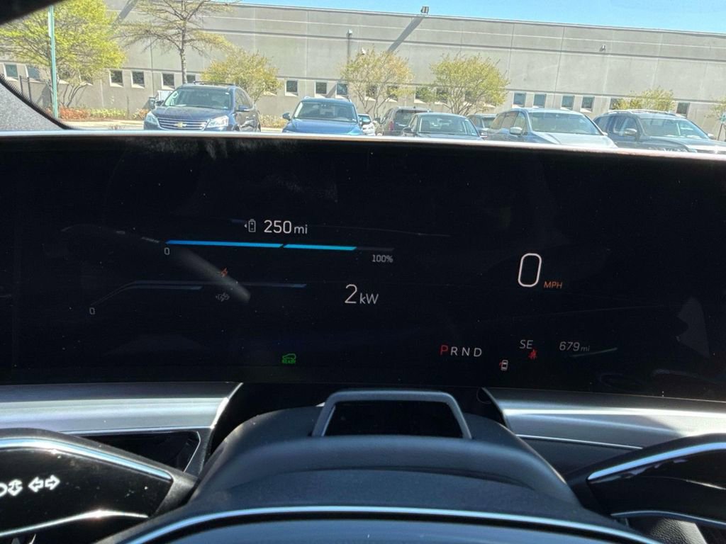 Certified 2025 Cadillac Lyriq Luxury image 7