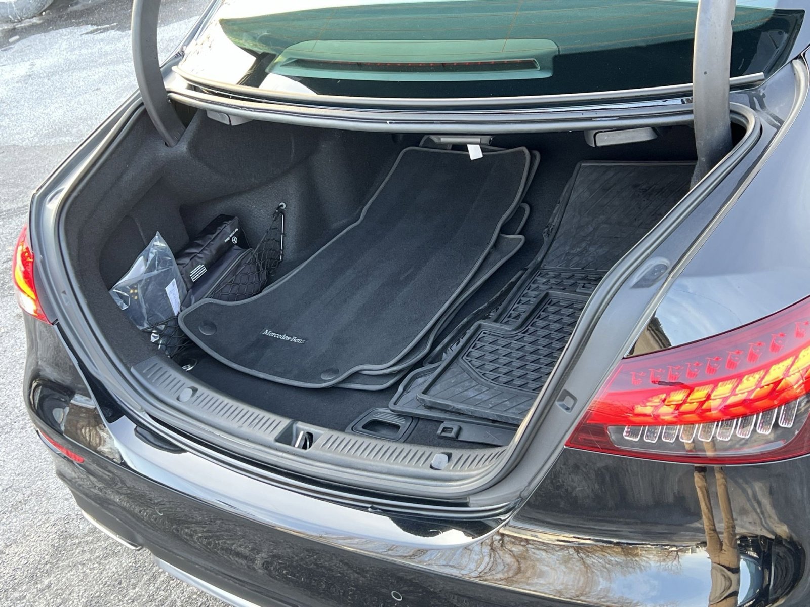 Certified 2021 Mercedes-Benz E 350 4MATIC Sedan w/ Premium Package image 24