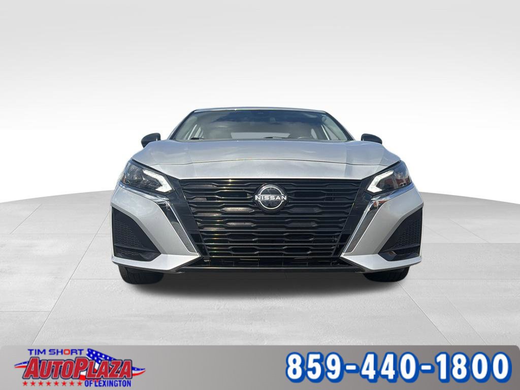 Used 2024 Nissan Altima 2.5 SV AWD/4WD image 7