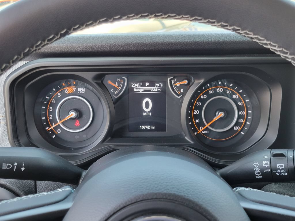 Used 2025 Jeep Wrangler Unlimited Sport AWD/4WD image 7