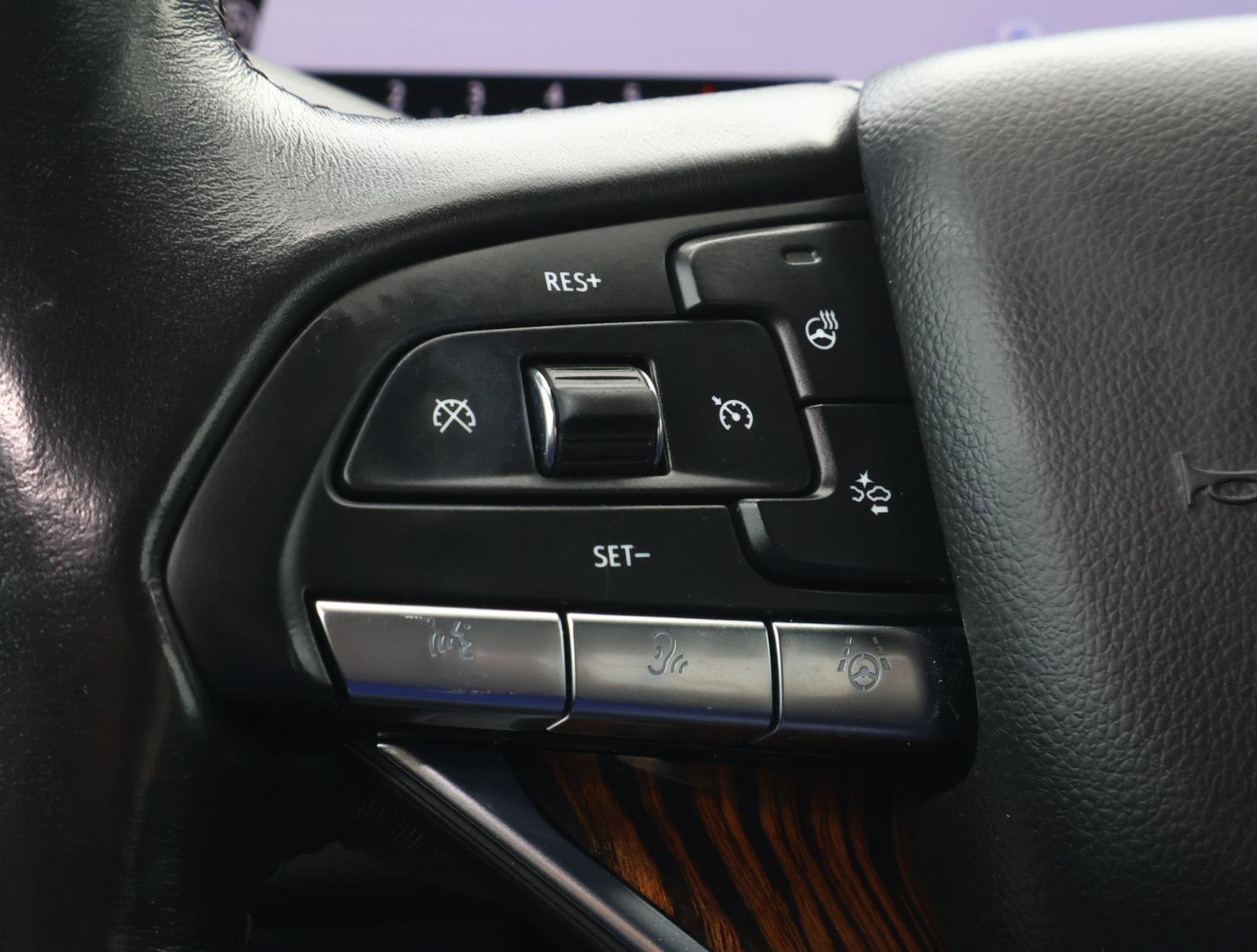 Used 2022 Cadillac Escalade ESV Premium Luxury AWD/4WD image 31