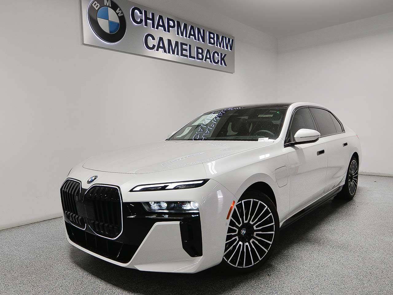 New 2026 BMW 750e xDrive w/ Premium Package