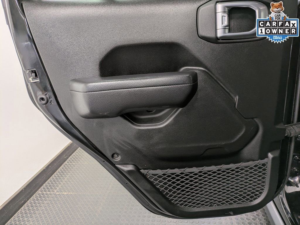 Used 2024 Jeep Wrangler Unlimited Rubicon w/ Technology Group image 23