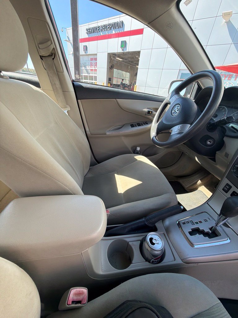 Used 2011 Toyota Corolla LE FWD image 8
