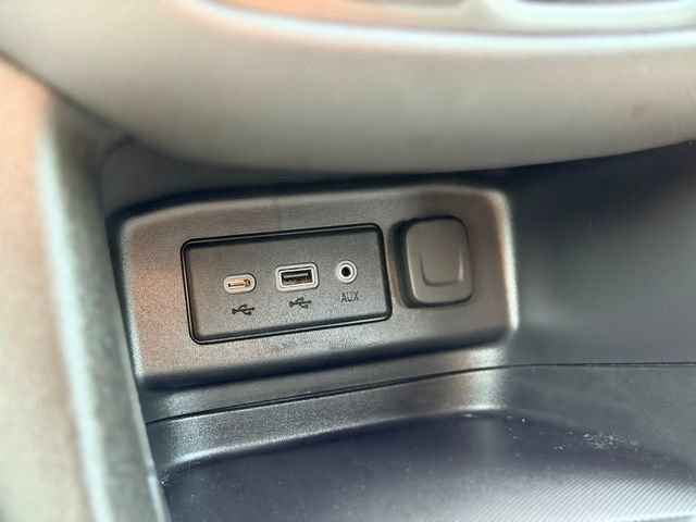 Used 2024 Chevrolet Equinox LT w/ LPO, Floor Liner Package FWD image 16