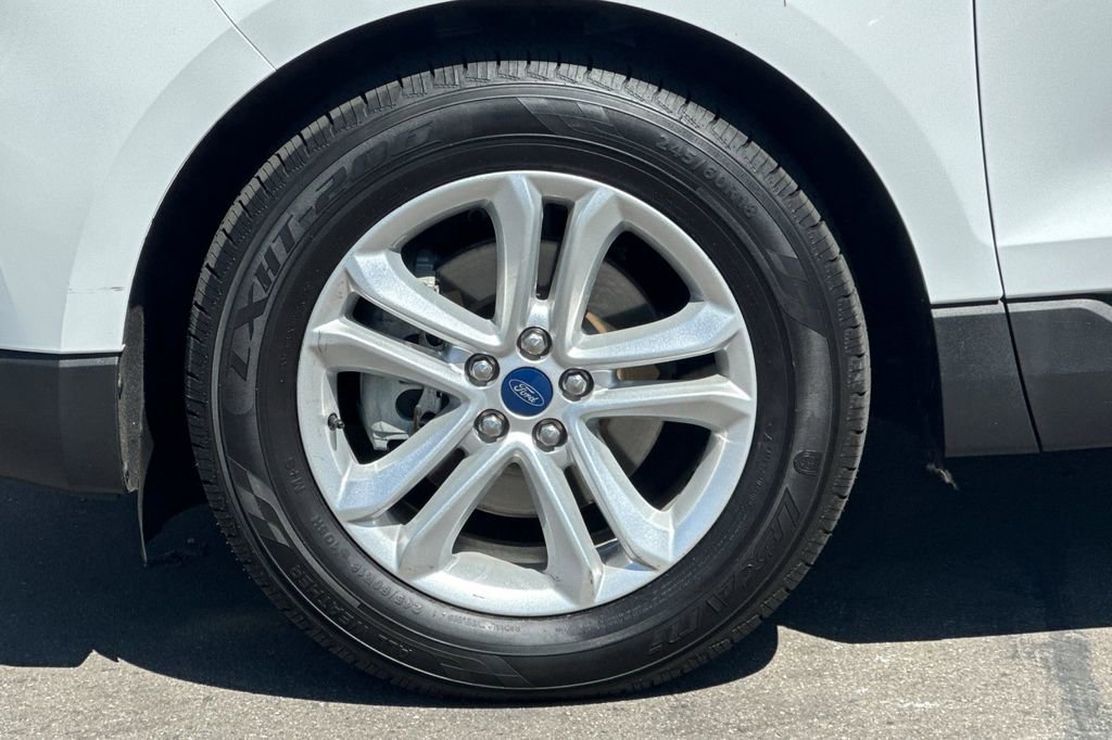 Certified 2020 Ford Edge SEL FWD image 29
