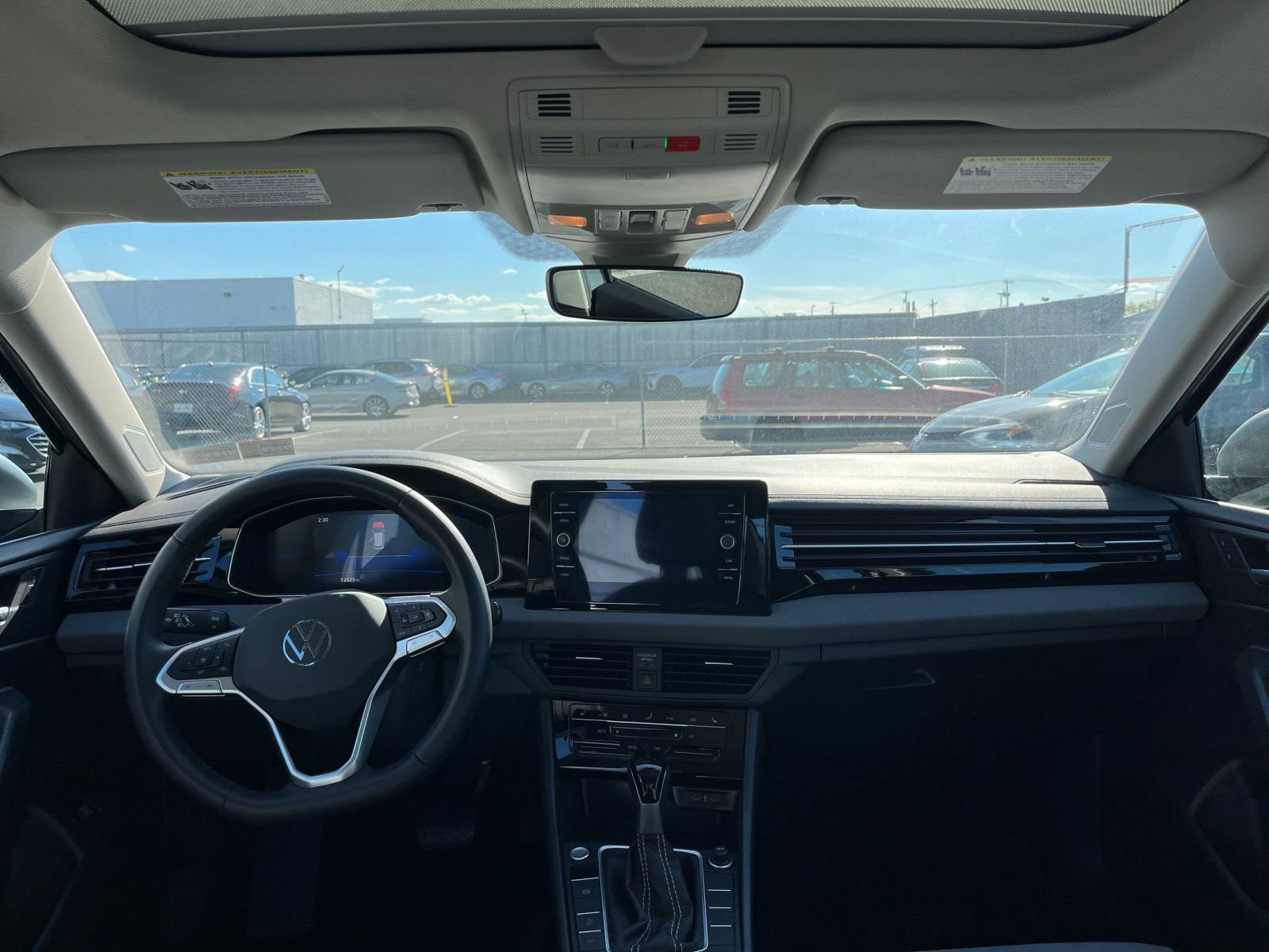 Used 2025 Volkswagen Jetta SE image 32